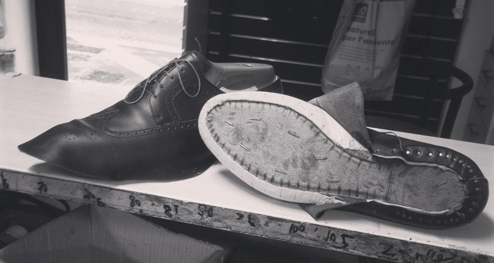 Un paio di scarpe fatte a mano da Calzoleria Bocchieri